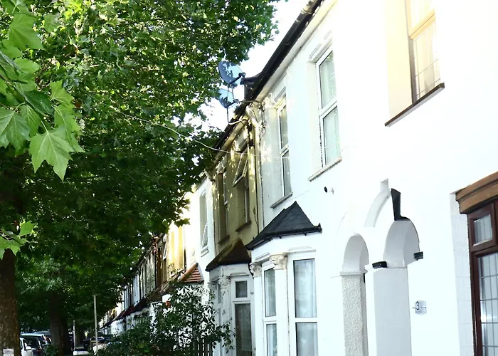 Cozy Rooms Or Entire Apartment In London, Fast Links To Central
